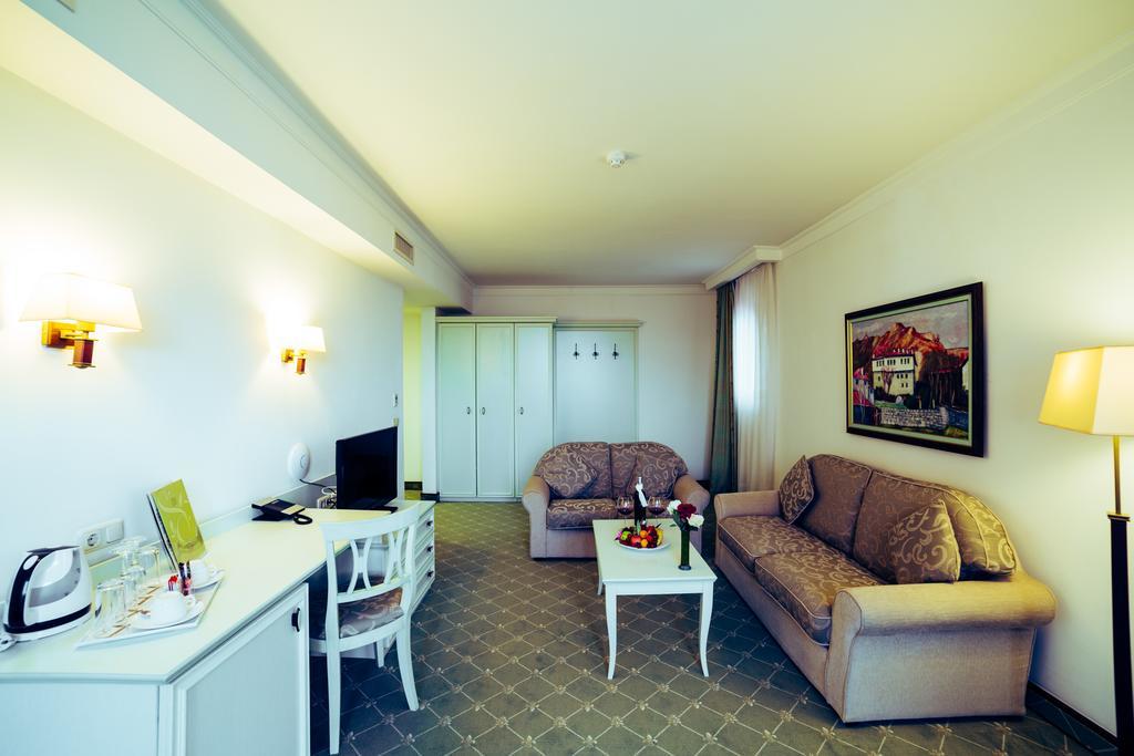 Здравен курорт хелена парк - ултра ол инклузив 5*